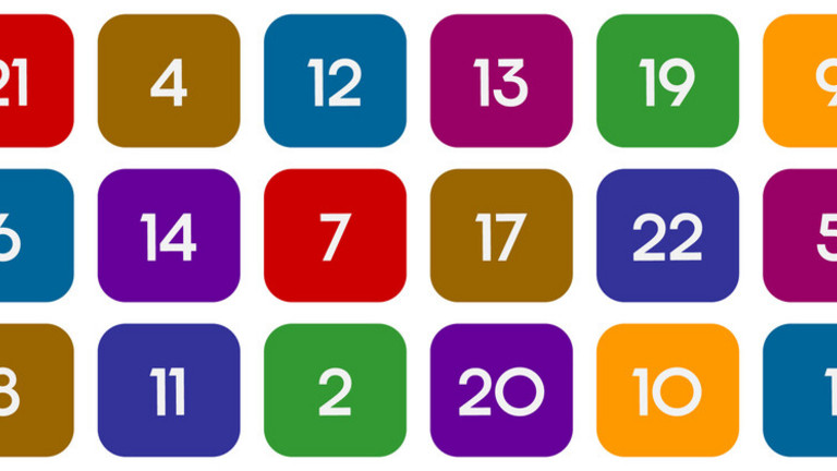 Adventskalender mit 24 bunten Feldern.