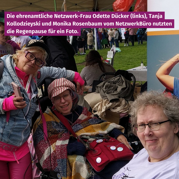 Tanja Kollodzieyski, Monika Rosenbaum und Odette Dücker vom NetzwerkBüro auf einem Selfie