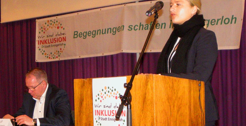 Referentin Verena Bentele am Rednerpult