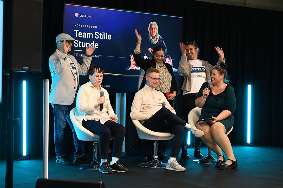 Team Stille Stunde auf der Bühne