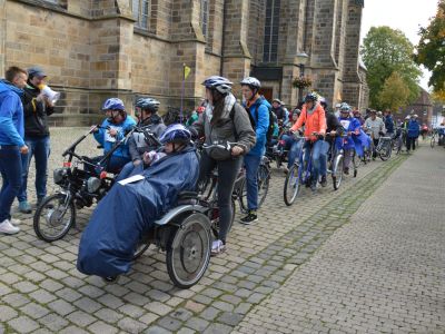 Rollfietsen waren auch mit im Starterfeld des 1. GIRO inklusiv