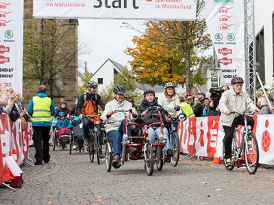 Der GIRO inklusiv rollt! Auch Paralell-Tandems waren mit von der Partie.