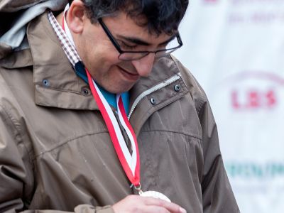 Eine Medaillie war der verdiente Lohn nach dem Rennen.