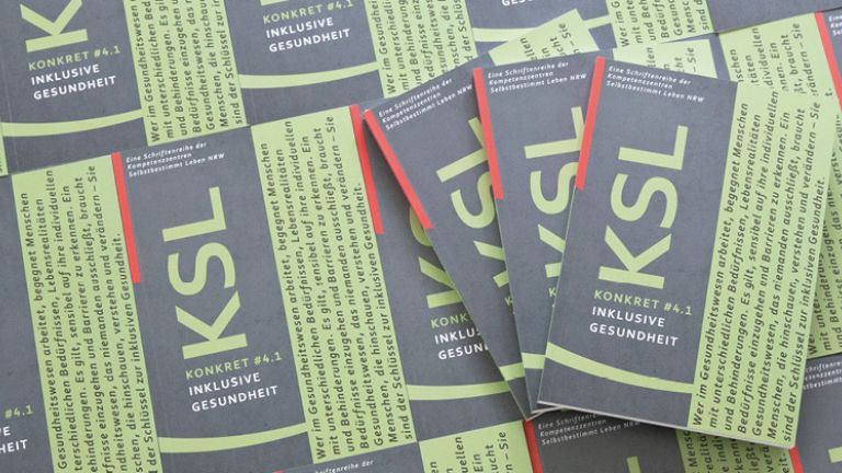 viele grüne Broschüren der KSL-Konkret #4.1